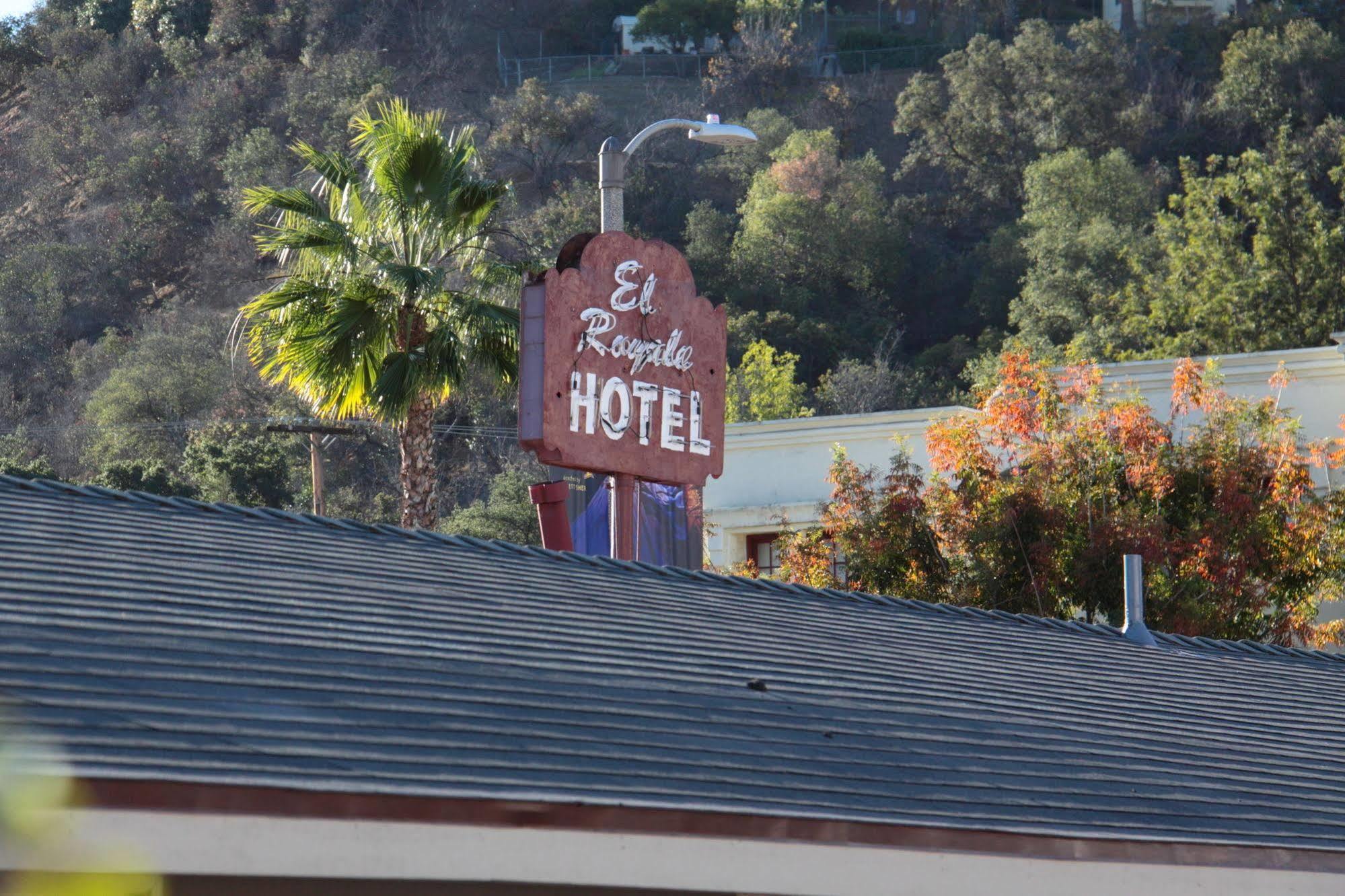 El Royale Gardens Near Universal Studios 4*